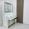 Elegant Craftsmanship Jewelry Display Cabinet