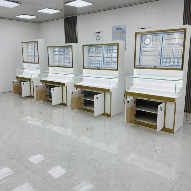 Elegant Craftsmanship Jewelry Display Cabinet