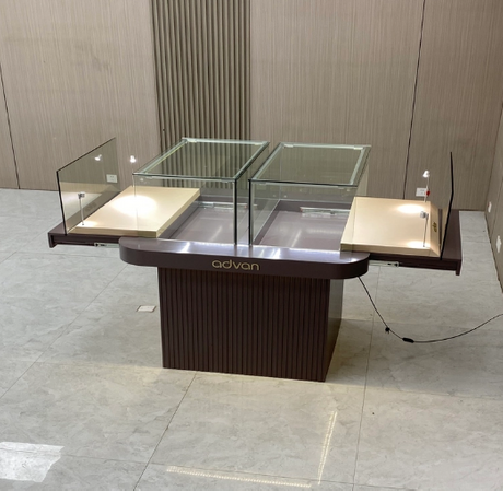 Best Portable Jewelry Display Case.png